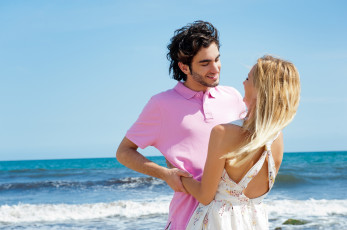 Картинка разное мужчина+женщина пара прибой парень девушка радость море