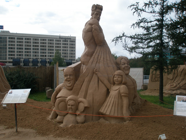 Обои картинки фото разное, фигуры, из, песка, льда, снега, песок