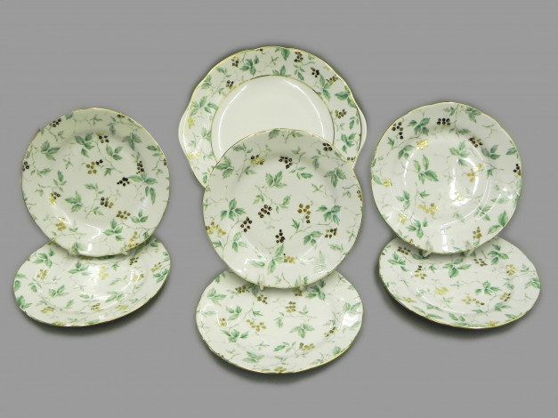 Обои картинки фото разное, посуда, столовые, приборы, кухонная, утварь, фарфор, тарелки, сервиз