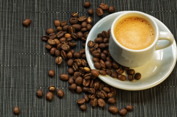 обоя еда, кофе,  кофейные зёрна, чашка, зерна