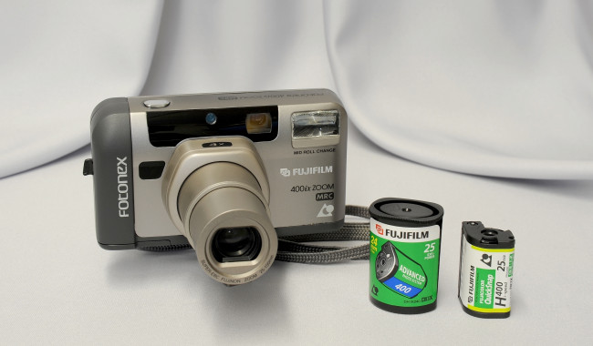 Обои картинки фото бренды, fuji, фон, макро, камера