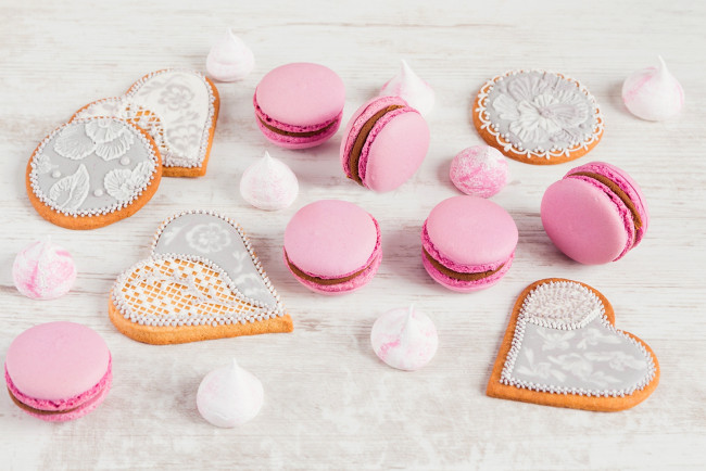 Обои картинки фото еда, пирожные,  кексы,  печенье, печенье, сердце, любовь, сладкое, сладости, десерт, макарун, macaron, крем, food, dessert, cream