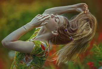 Картинка девушки -unsort+ блондинки взмах волосы