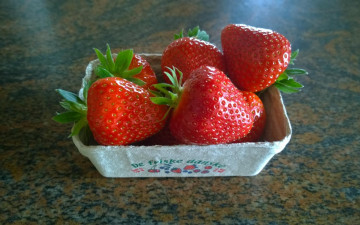 Картинка еда клубника +земляника лакомство десерт ягоды