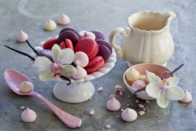 Обои картинки фото еда, макаруны, сладости, безе, орхидея
