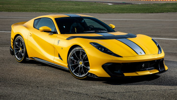 Картинка ferrari+812+сompetizione+2021 автомобили ferrari 812 competizione 2021 купе желтый спорткар