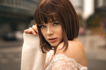 Картинка девушки marie+grippon лицо портрет женщины на природе мари гриппон брюнетка модель голые плечи