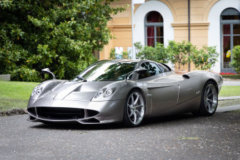 Картинка автомобили pagani