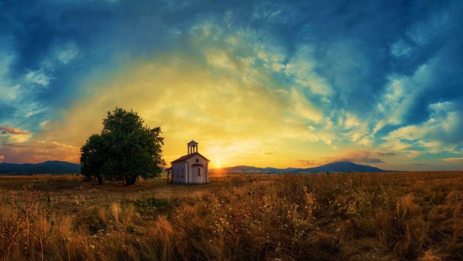 Обои картинки фото города, - католические соборы,  костелы,  аббатства, часовня, дерево, поле, закат