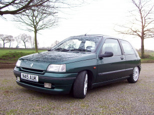 Картинка автомобили выставки уличные фото