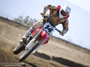 Картинка спорт мотокросс