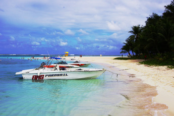 Картинка корабли катера песок облака