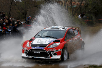 Картинка спорт авторалли munchis rally team брызги wrc ралли rs fiesta ford вода