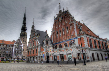 Картинка рига латвия города площадь здания флюгер шпиль