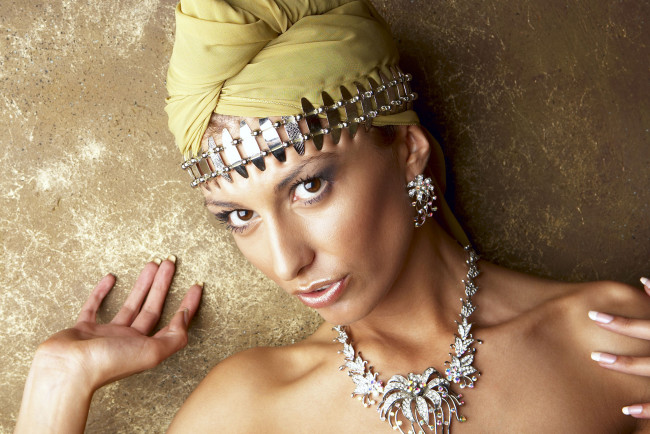 Обои картинки фото -Unsort Лица Портреты, девушки, unsort, лица, портреты, чалма, серьги, ожерелье