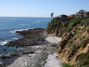 Картинка cliff dwelling laguna beach ca природа побережье океан сша калифорния дома скалы пляж
