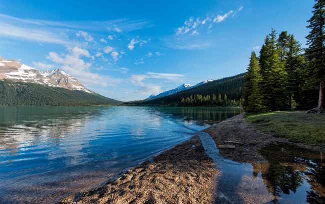 Обои картинки фото природа, реки, озера, небо, горы, озеро, облака, лес