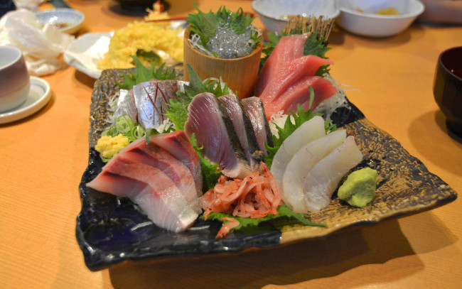 Обои картинки фото еда, рыба,  морепродукты,  суши,  роллы, снедь