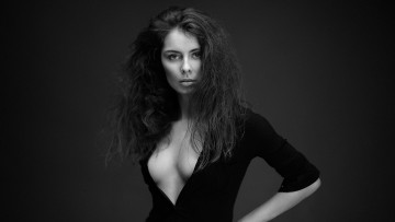 Картинка девушки -+черно-белые margaux molina