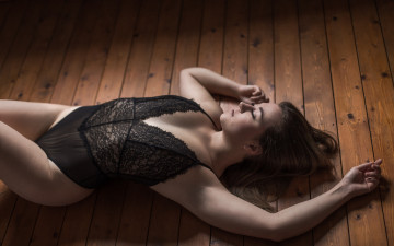 обоя девушка - girl, девушки, - брюнетки,  шатенки, девушка, брюнетка, сексуальная, милая, модель, красивая, супер, сладкая, лапочка, симпатичная, классная, нежная, идеальная, няша, яркая, игривая, великолепная, обаятельная, жгучая, спокойная, удивительная