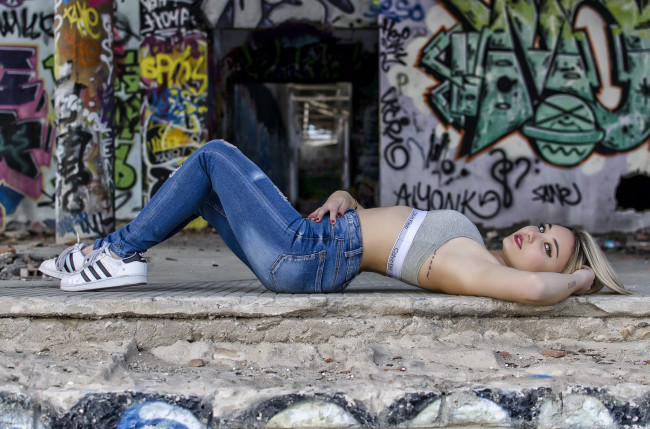 Обои картинки фото девушка - girl, девушки, - блондинки,  светловолосые, девушка, блондинка, сексуальная, милая, модель, красивая, супер, сладкая, лапочка, симпатичная, классная, нежная, идеальная, няша, яркая, игривая, великолепная, обаятельная, жгучая, спокойная, удивительная