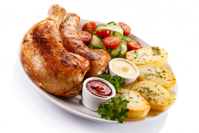 Обои картинки фото еда, мясные блюда, картофель, куриные, ножки, кетчуп, соус, овощи