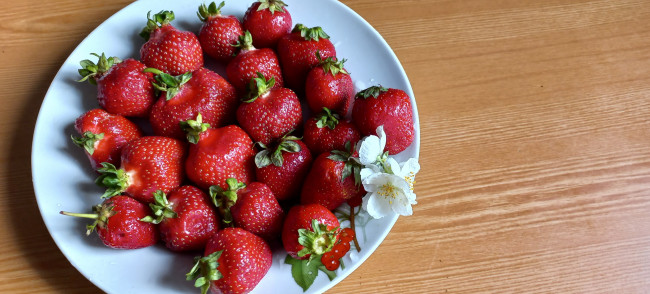 Обои картинки фото еда, клубника,  земляника