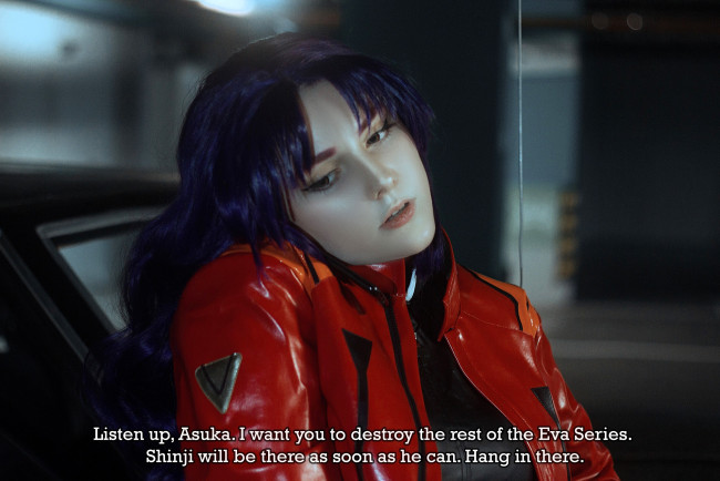 Обои картинки фото девушки, - креатив,  косплей, образ, костюм, косплей, телефон, парковка