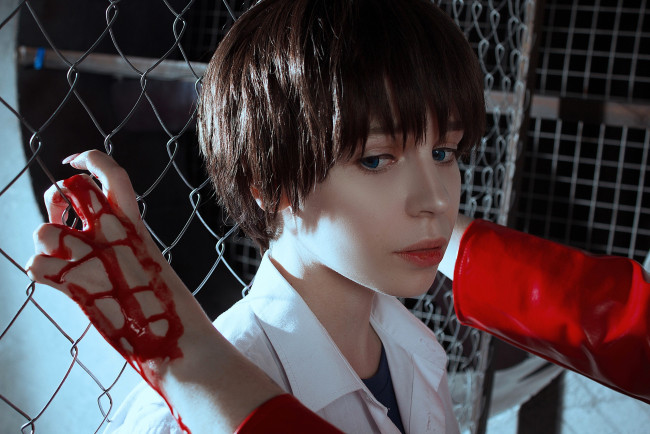 Обои картинки фото девушки, - креатив,  косплей, образы, косплей, костюмы, кровь, решетка, руки