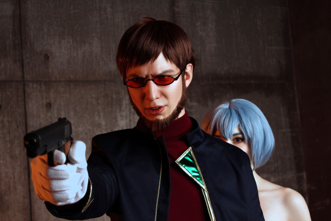 Обои картинки фото разное, мужчина женщина, мужчина, пистолет, девушка