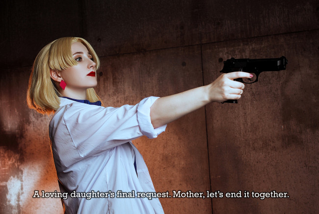 Обои картинки фото девушки, - креатив,  косплей, образ, костюм, косплей, блондинка, халат, пистолет