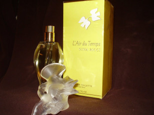 обоя nina, ricci, l`air, du, temps, бренды