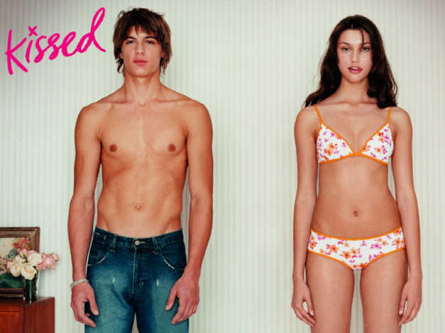 Обои картинки фото бренды, kissed