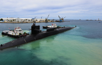 Картинка uss+michigan корабли разные+вместе субмарина буксир обслуга