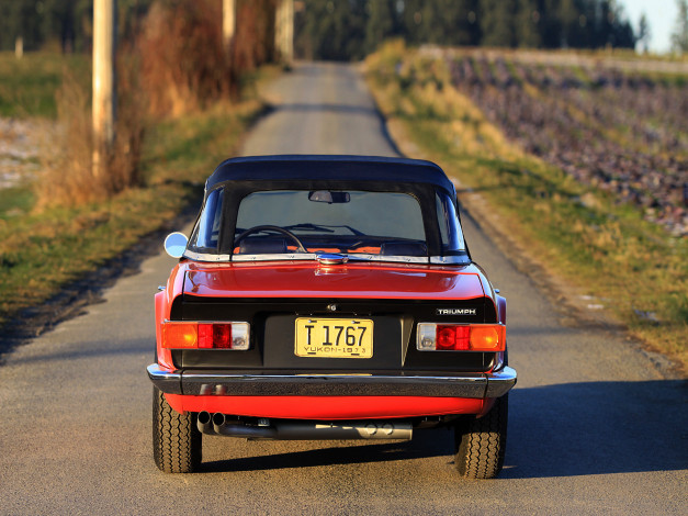 Обои картинки фото автомобили, triumph, tr6