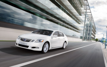 Картинка автомобили lexus скорость шоссе дорога здание белый лексус 450h gs