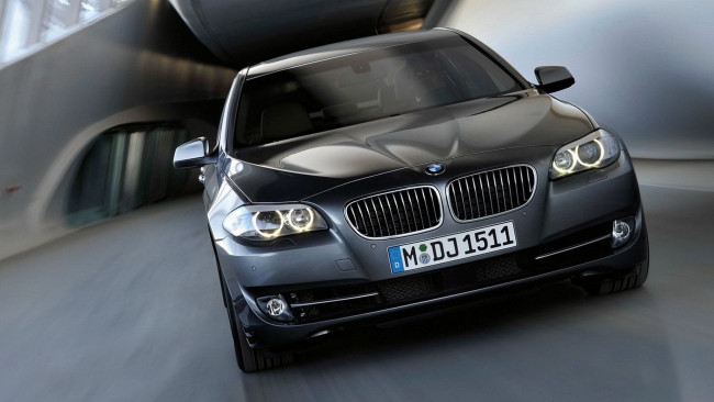 Обои картинки фото автомобили, bmw, тоннель, скорость, темный, бмв, 7