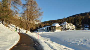 Картинка города -+здания +дома дома лес снег горы