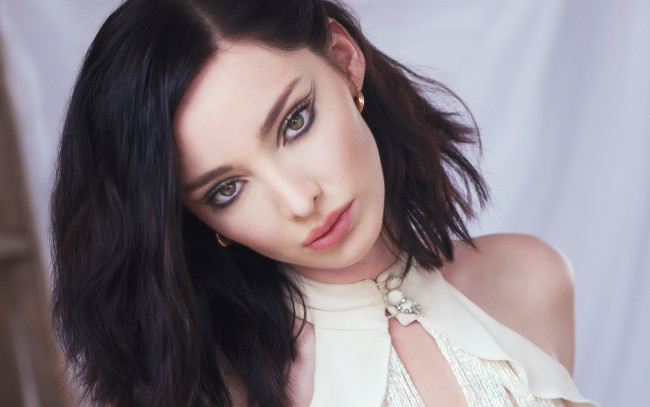 Обои картинки фото девушки, emma dumont, лицо, брюнетка