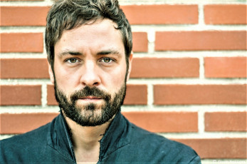 Картинка inaki+font мужчины -+unsort inaki font