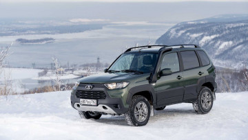 обоя lada niva travel, автомобили, ваз, внедорожник, lada, niva, travel, зима, гора, отважная
