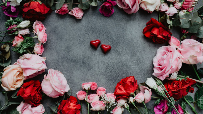 Обои картинки фото праздничные, день святого валентина,  сердечки,  любовь, розы, сердечки, алые