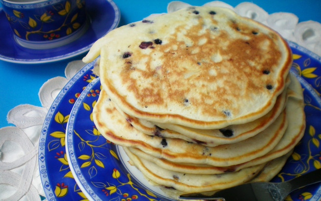 Обои картинки фото еда, блины,  оладьи, тарелка