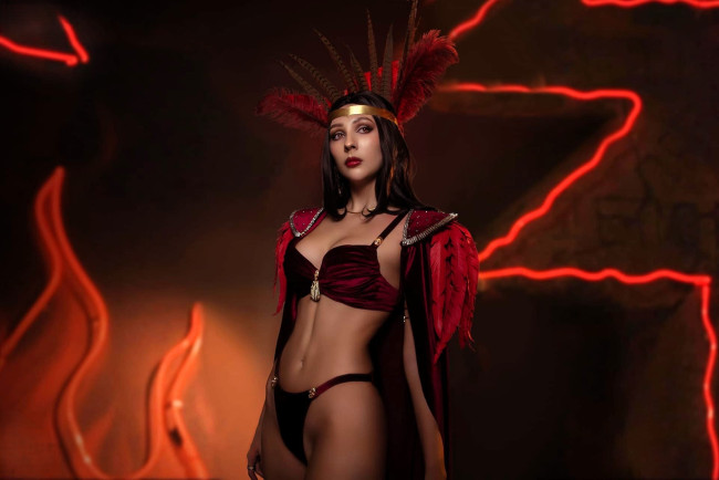 Обои картинки фото ladybell, девушки, - креатив,  косплей, образ, косплей, костюм, белье, плащ, перья