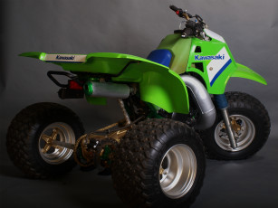 Картинка мотоциклы трёхколёсные