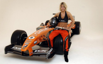 Картинка автомобили авто девушками блондинка шлем