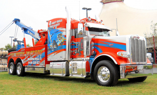 Обои картинки фото peterbilt, автомобили, company, сша, тягачи, классические, грузовики, седельные, motors