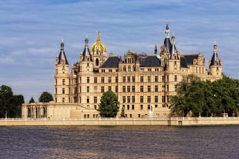 Картинка города замок+шверин+ германия schwerin castle замок река