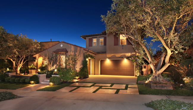 Обои картинки фото города, - здания,  дома, фонари, ночь, деревья, ландшафт, дом