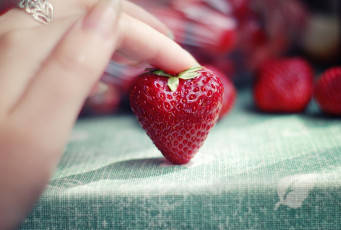 Картинка еда клубника +земляника ягодка